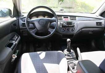 2005 Mitsubishi Lancer Photos