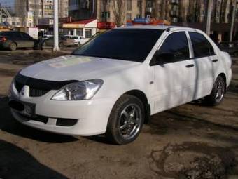 2005 Mitsubishi Lancer Pics