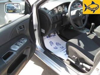 2005 Mitsubishi Lancer Pictures