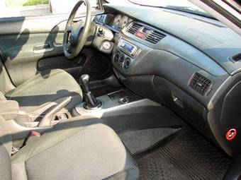 2005 Mitsubishi Lancer Photos