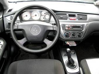 2005 Mitsubishi Lancer Photos