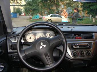 2005 Mitsubishi Lancer Pictures