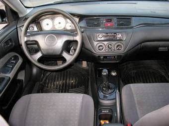 2005 Mitsubishi Lancer Pictures