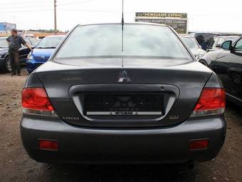 2005 Mitsubishi Lancer Photos