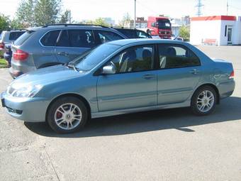 2005 Mitsubishi Lancer Pictures