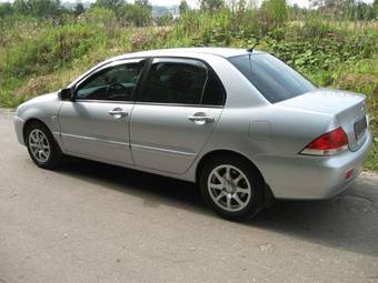 2005 Mitsubishi Lancer Pictures