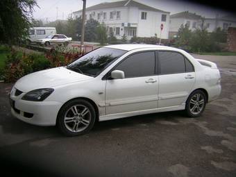 2005 Mitsubishi Lancer Photos