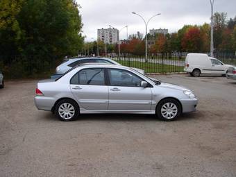 2005 Mitsubishi Lancer Pictures