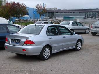 2005 Mitsubishi Lancer Pictures