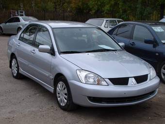 2005 Mitsubishi Lancer Photos