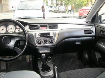 2005 Mitsubishi Lancer Photos