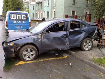 2007 Mitsubishi Lancer Pictures