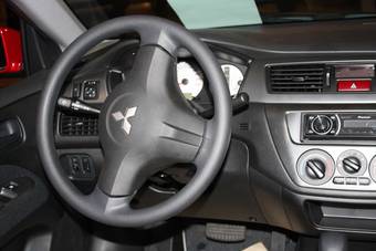 2009 Mitsubishi Lancer Photos