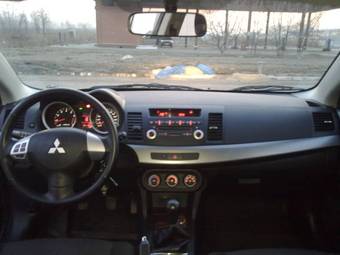 2010 Mitsubishi Lancer Pics