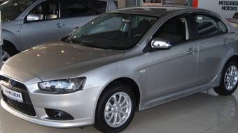 2011 Mitsubishi Lancer Photos