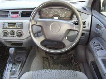 Mitsubishi Lancer Cedia