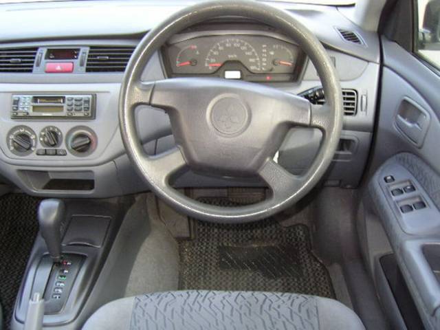 2000 Mitsubishi Lancer Cedia