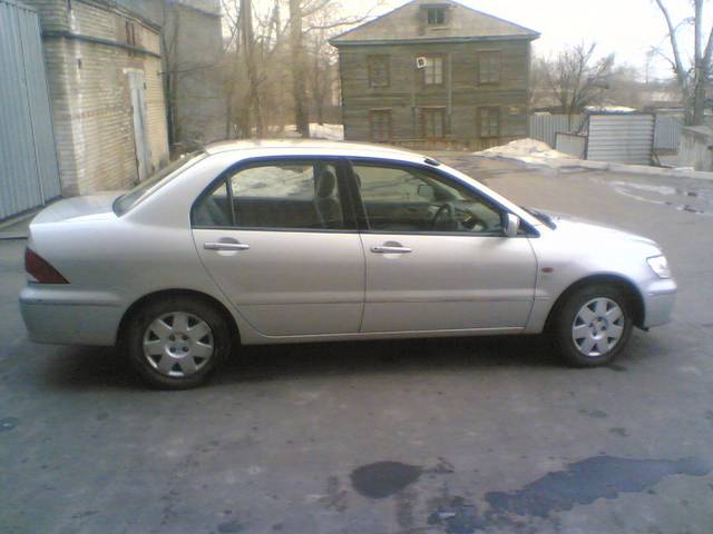 2000 Mitsubishi Lancer Cedia