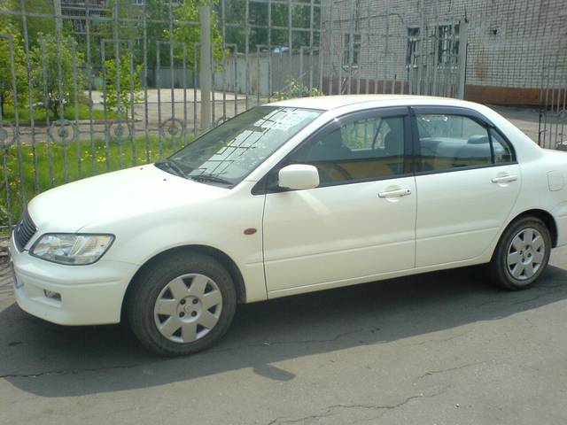 2000 Mitsubishi Lancer Cedia