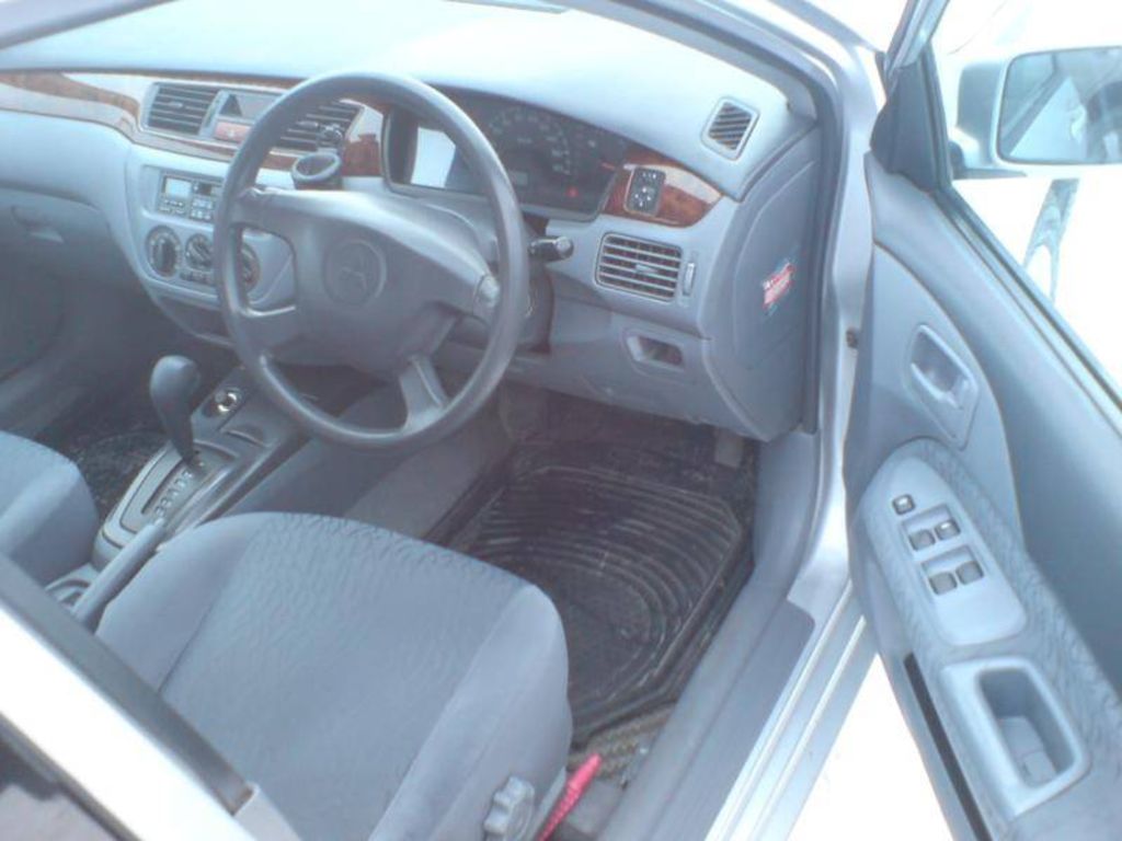 2000 Mitsubishi Lancer Cedia