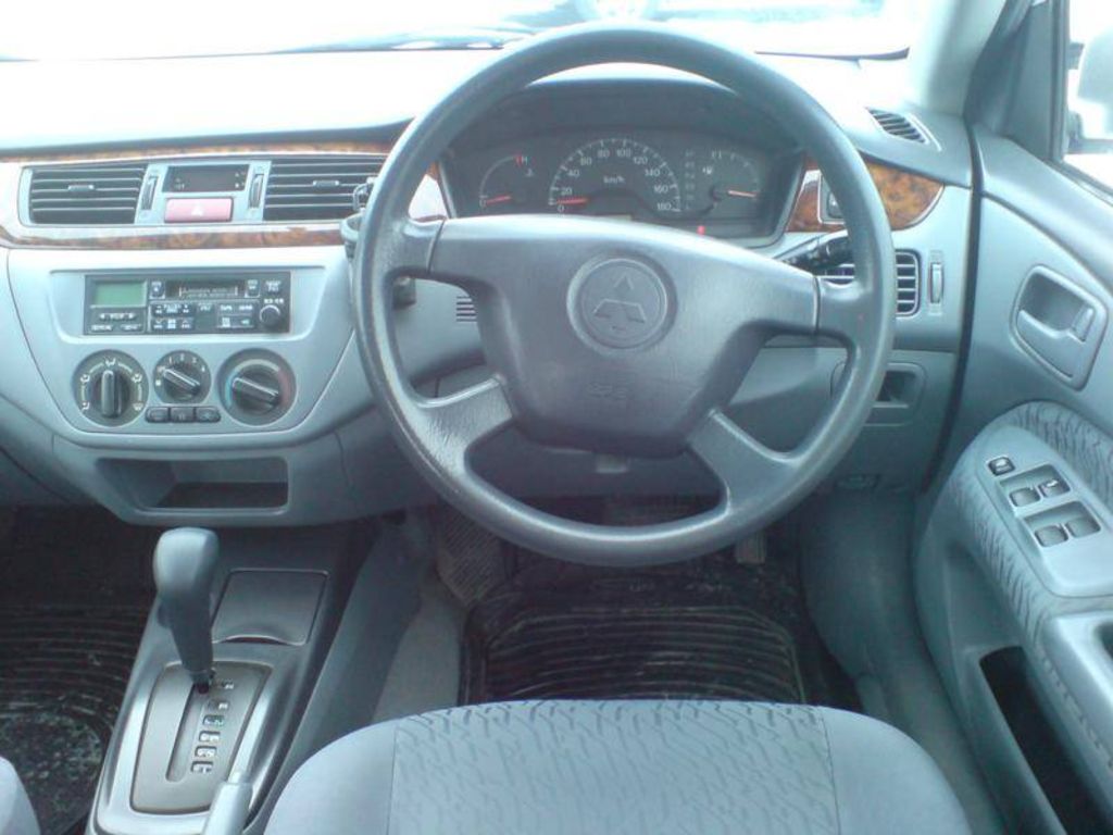 2000 Mitsubishi Lancer Cedia