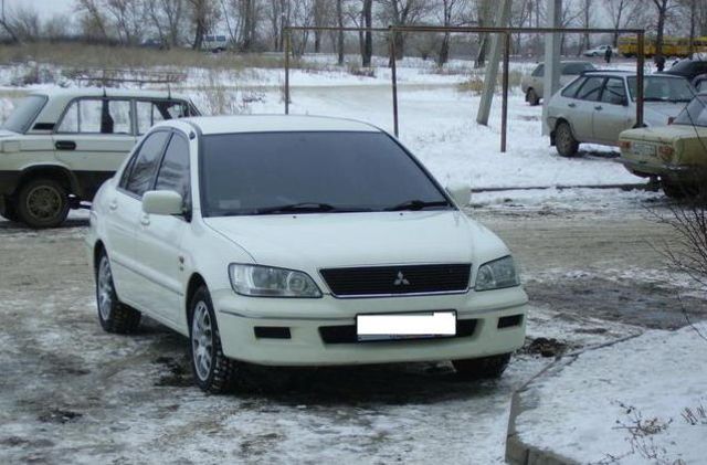 2000 Mitsubishi Lancer Cedia