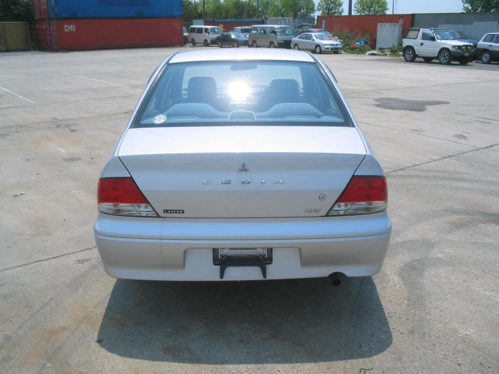 2000 Mitsubishi Lancer Cedia Photos