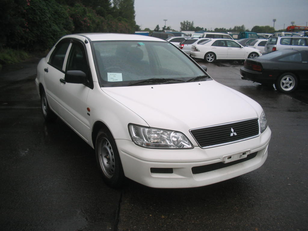 2000 Mitsubishi Lancer Cedia Photos