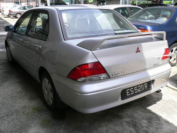 2000 Mitsubishi Lancer Cedia Pictures