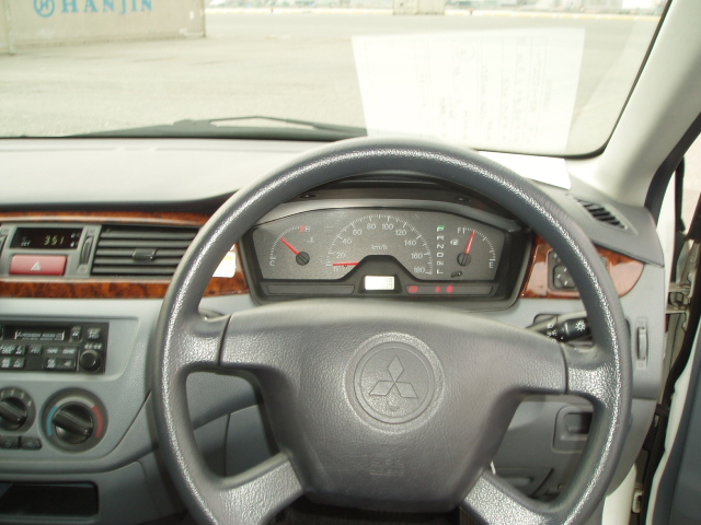 2000 Mitsubishi Lancer Cedia Photos