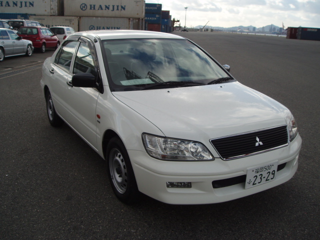 2000 Mitsubishi Lancer Cedia Pictures
