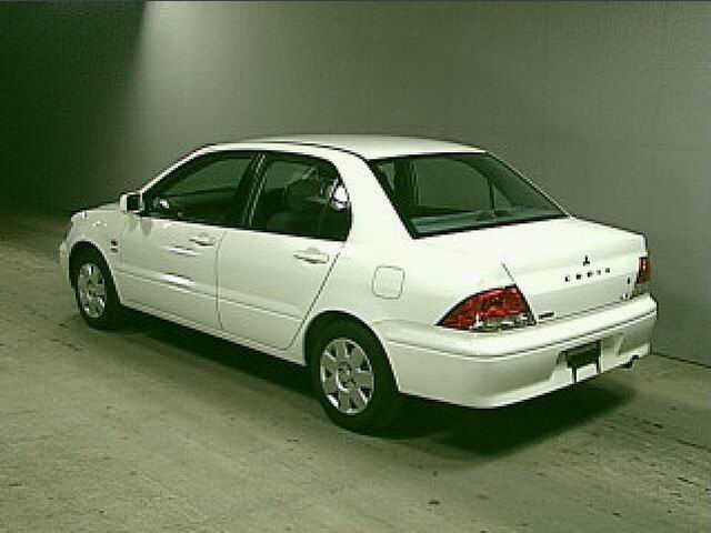 2000 Mitsubishi Lancer Cedia Pictures