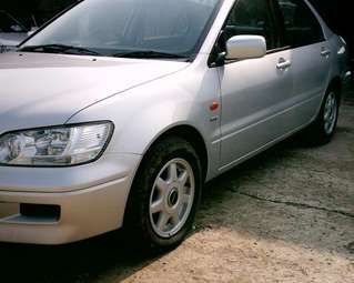 2000 Mitsubishi Lancer Cedia Images