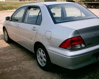 2000 Mitsubishi Lancer Cedia Pics