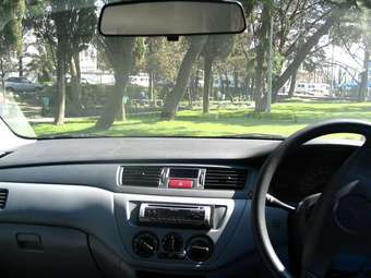 2000 Mitsubishi Lancer Cedia Images