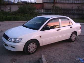 2000 Mitsubishi Lancer Cedia Pictures