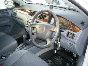 2000 Mitsubishi Lancer Cedia Pics