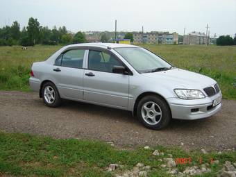 2000 Mitsubishi Lancer Cedia Images