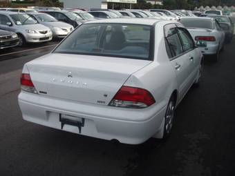 2000 Mitsubishi Lancer Cedia Photos