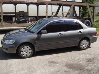 2000 Mitsubishi Lancer Cedia Pictures