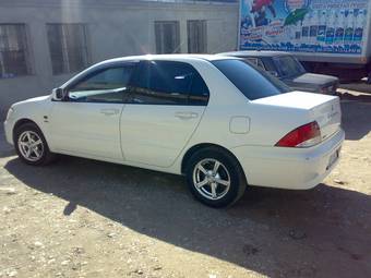 2000 Mitsubishi Lancer Cedia Pics