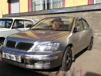 2000 Mitsubishi Lancer Cedia Pics