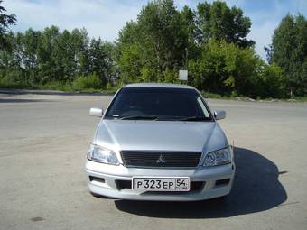 2000 Mitsubishi Lancer Cedia Pictures
