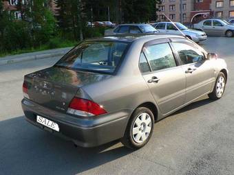 2000 Mitsubishi Lancer Cedia Photos