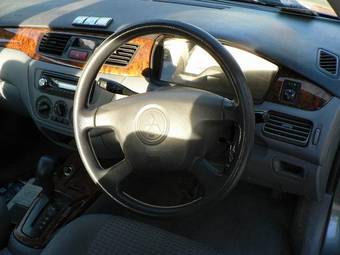 2000 Mitsubishi Lancer Cedia Photos