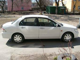 2000 Mitsubishi Lancer Cedia Photos