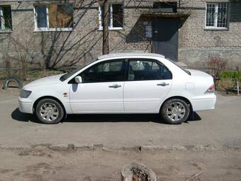 2000 Mitsubishi Lancer Cedia Pictures