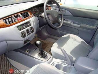 2000 Mitsubishi Lancer Cedia Pictures