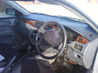 2000 Mitsubishi Lancer Cedia Photos
