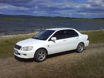 2000 Mitsubishi Lancer Cedia Pictures